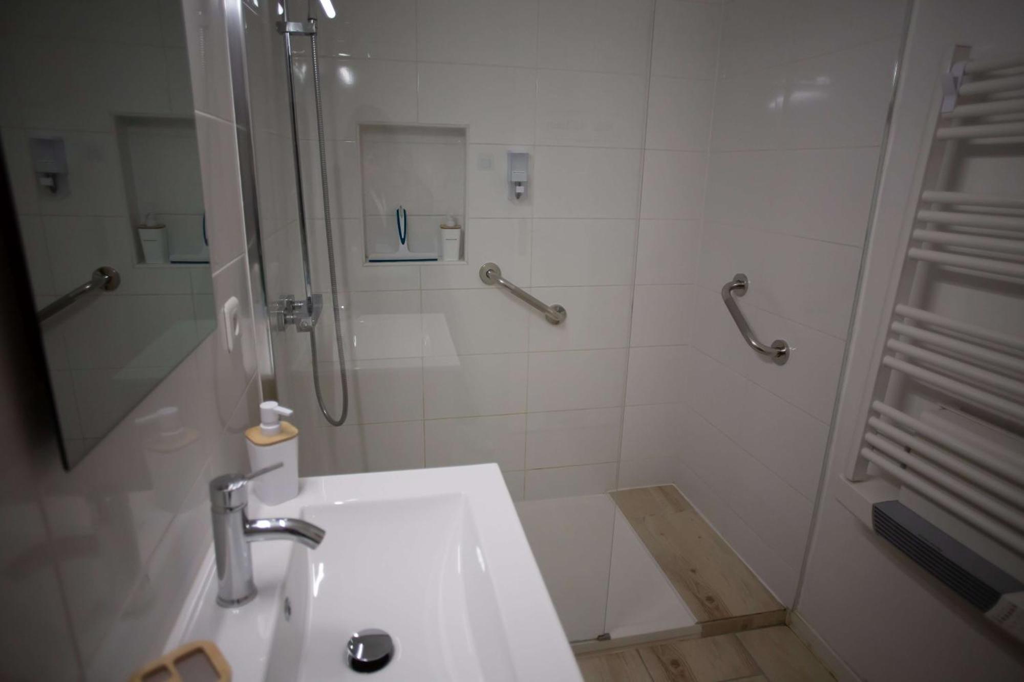 Le Cypres - Appartement Ideal Pour Vos Vacances Ou Vos Deplacements Professionnels A Безье Экстерьер фото
